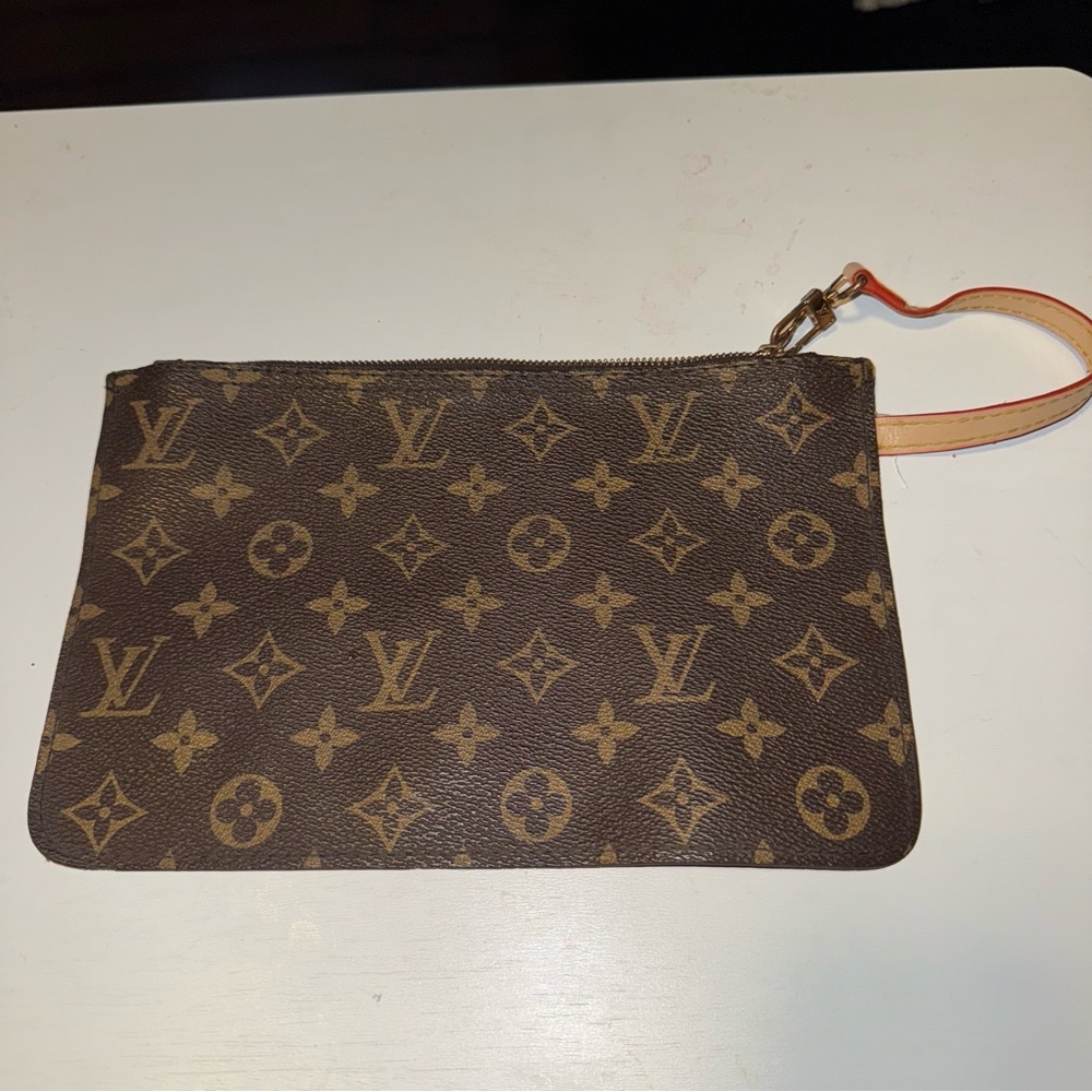 LV Neverfull Monogram Pochette Wristlet Pouch Clutch Good Condition